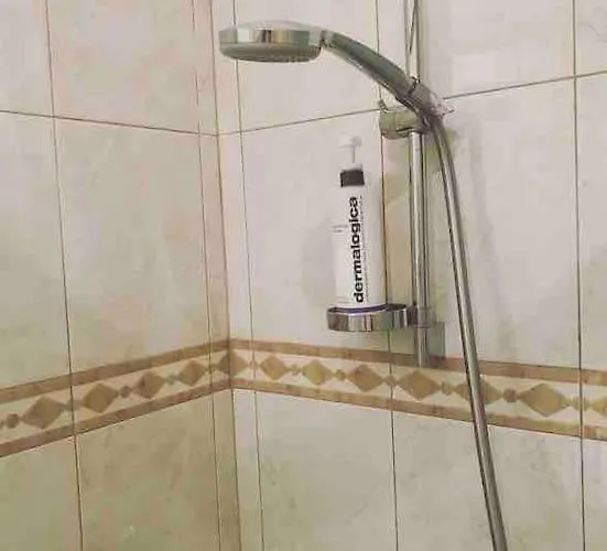 アパート Mypalmassuite With Free Parking In オパティヤ